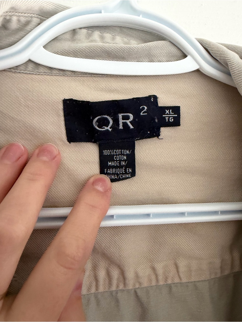 Button down - Picture 3 of 4
